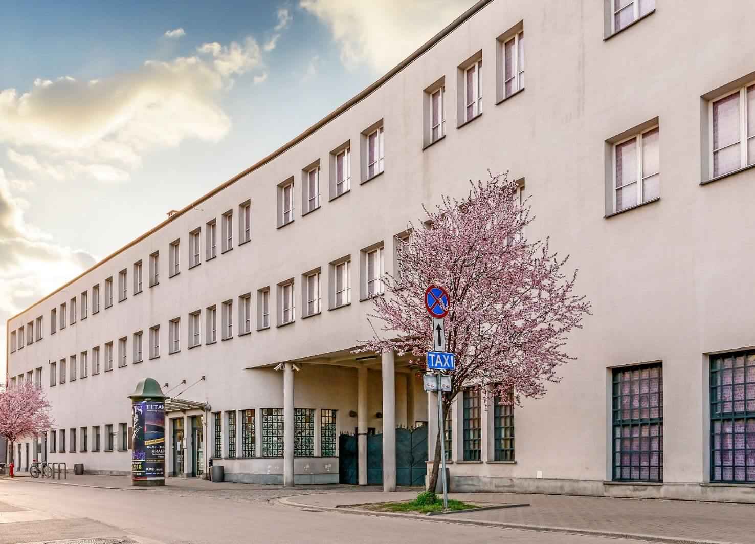 krakowbooking.com