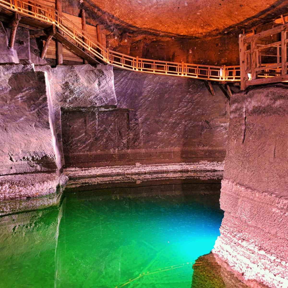cracovia wieliczka mina de sal lago subterráneo