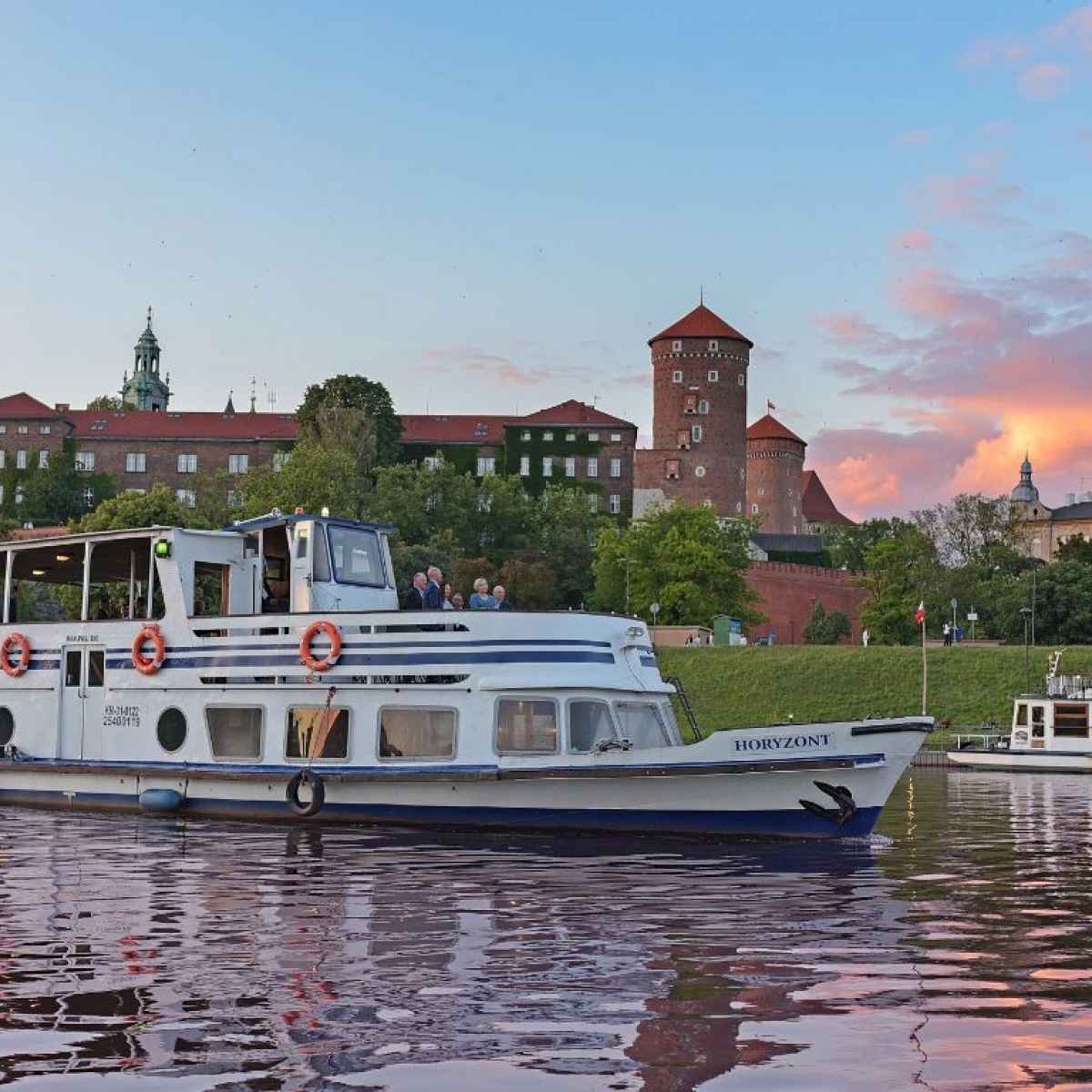 Cracovia, un crucero por el río Vístula. Castillo de Wawel, el Vístula.