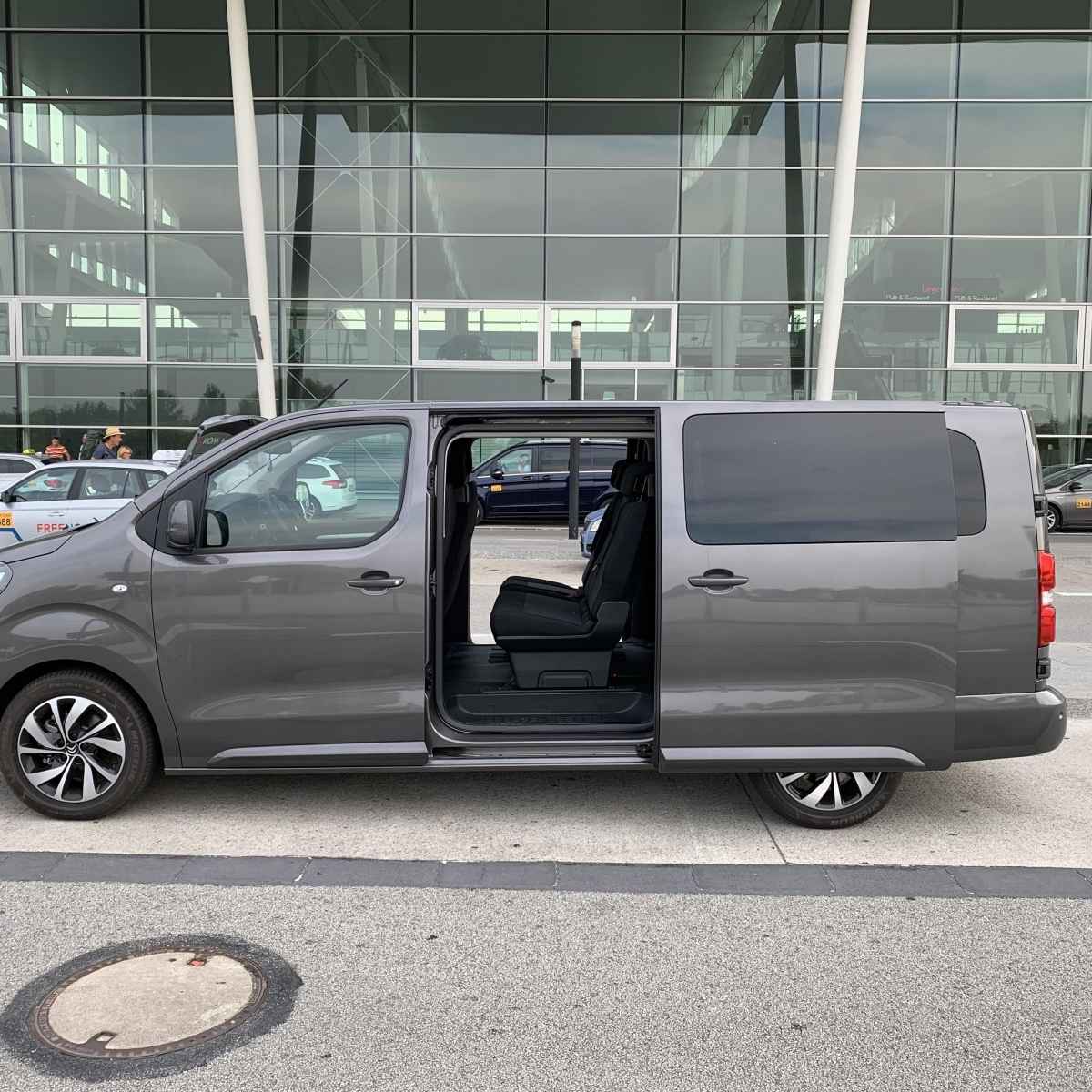 traslado de cracovia con conductor privado, traslado al aeropuerto de cracovia, traslado al aeropuerto de katowice